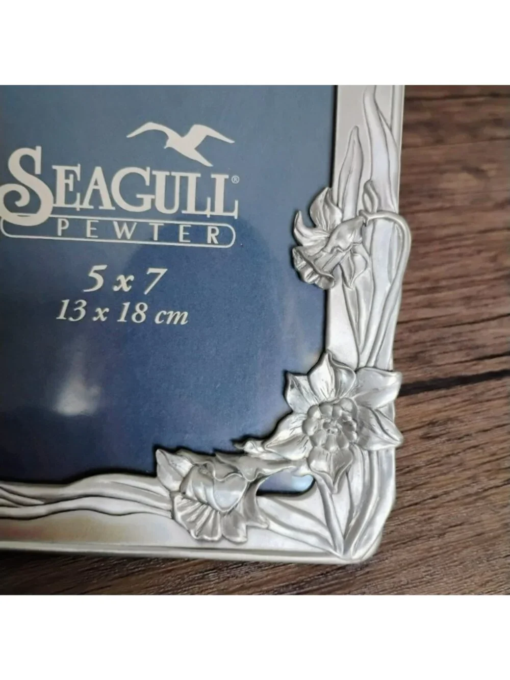 Seagull Pewter Floral Engraved 5x7 Photo Picture Frame Silver Daffodils